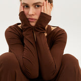 Longsleeve with a boat neckline in Chocolate