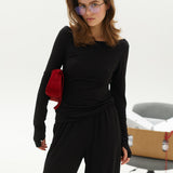 Longsleeve with a boat neckline in Black