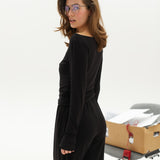 Longsleeve with a boat neckline in Black