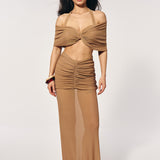 Top with a knot detail and off-the-shoulder sleeves in Cream