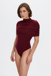 Draped cape with a stand-up collar in Burgundy, photo 1