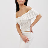 Top with a knot and off-shoulder design in Milk
