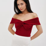 Top with a knot and off-shoulder design in Burgundy